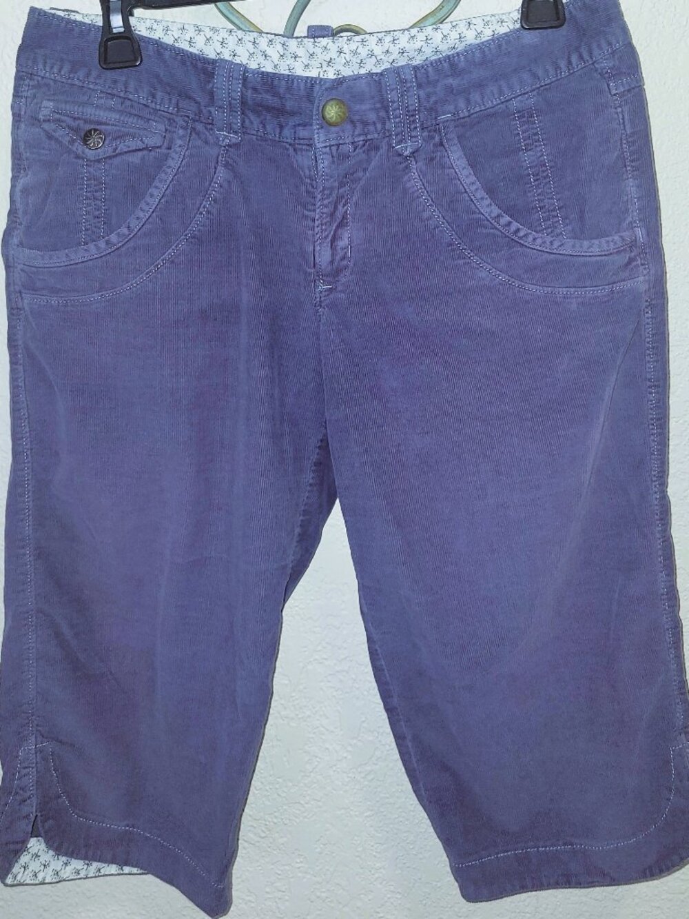 Athleta Corduroy Stretch Capris Size 6